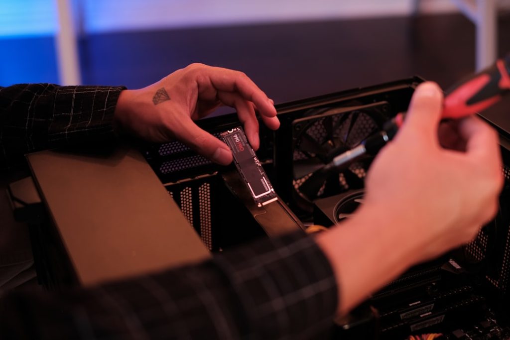 How to Fix Samsung Monitor “Check Signal Cable” Error