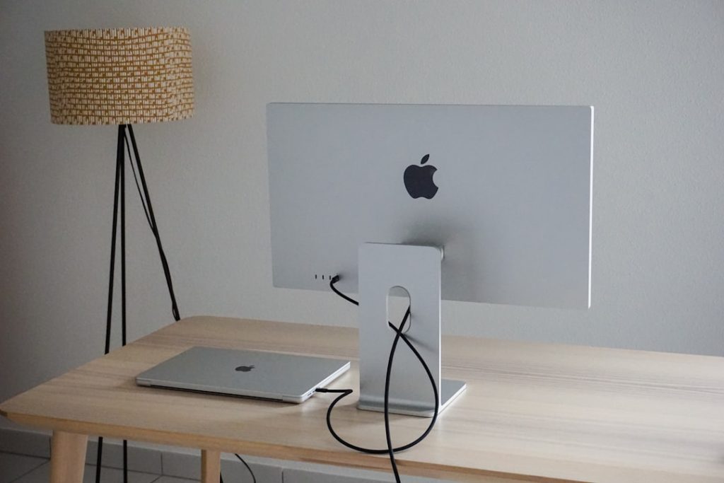 Best macOS Screen Sharing Apps for Thunderbolt Connections