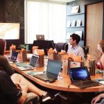 How to Close a Deal: 9 Sales Closing Techniques That Work