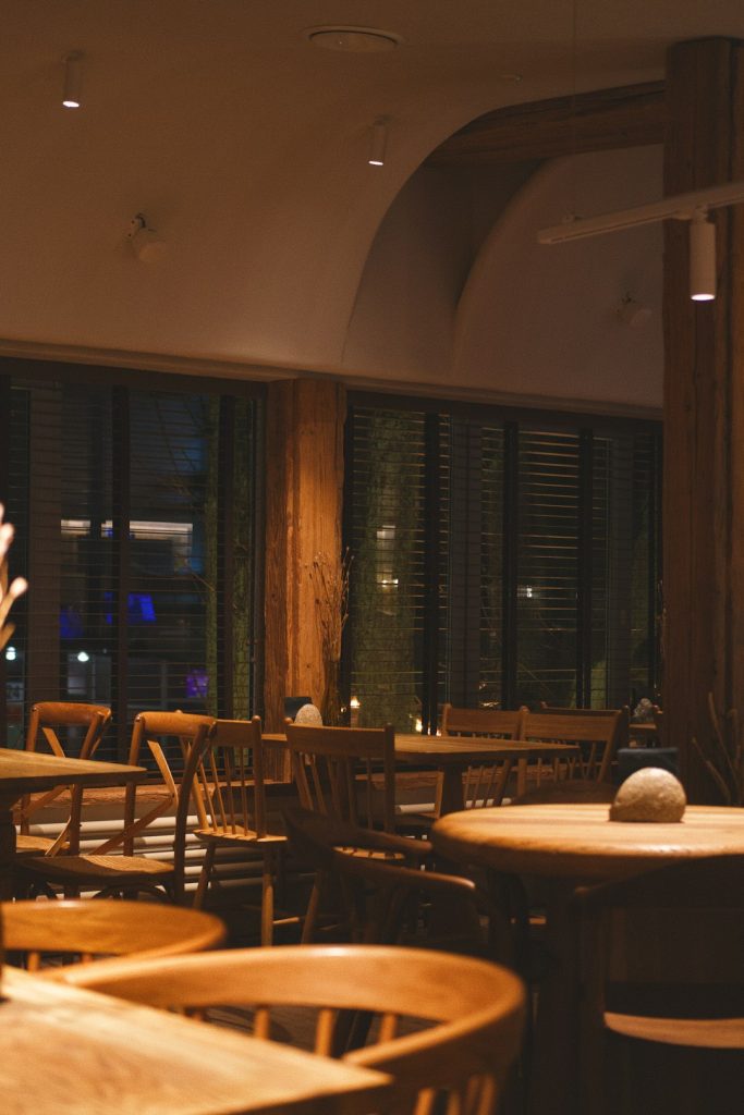 Aloha POS Review: Features, Pricing & Restaurant POS Alternatives